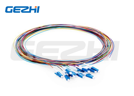 1m (3ft) LC UPC Glasfaser Pigtail 12 Fasern OS2 Einzelmodus Unjacketed Farbcodiertes PVC (OFNR) 0,9mm